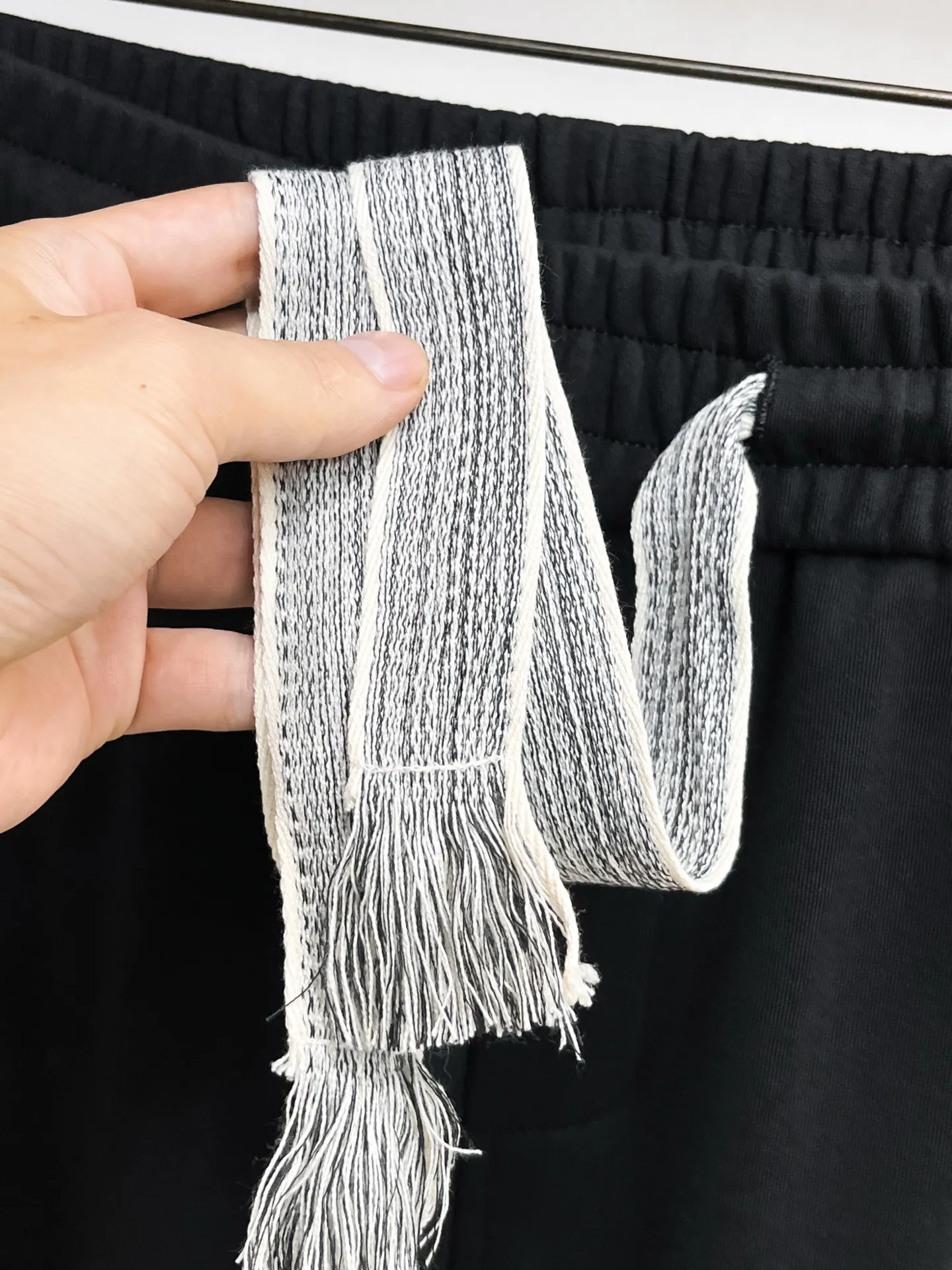 Balenciaga 🆕2026 Autumn and Winter New Arrival Casual Pants! The official website will be released simultaneously. Brand Classic LOGO casual pants, customized fabrics, excellent comfort and strong touch. Highly recognisable, perfect appearance and craftsmanship. Size:M-3XL